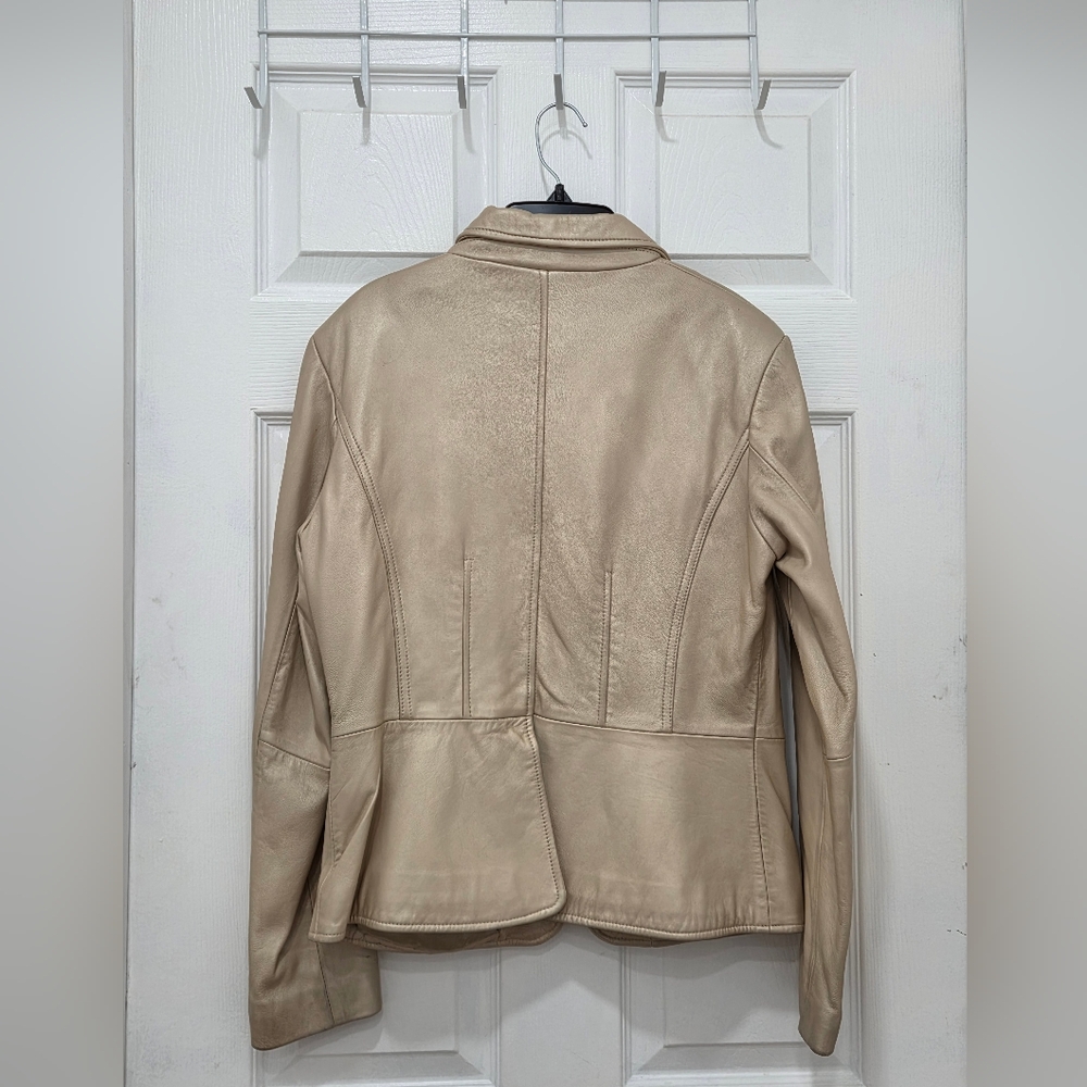 Bernardo Women's Leather Jacket Sz Small - Picture 16 of 16